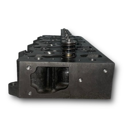 Cylinder head 4LE2 with valves Iny.directa mechanical injection Injector d.22mm