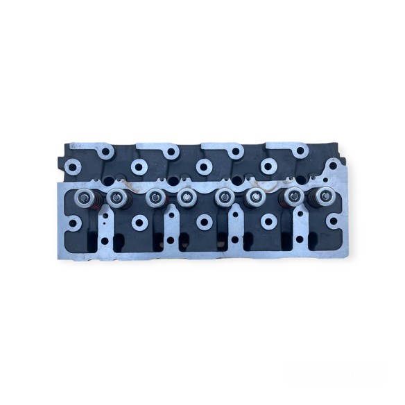 Cylinder head with 4TNE94 direct injection valves