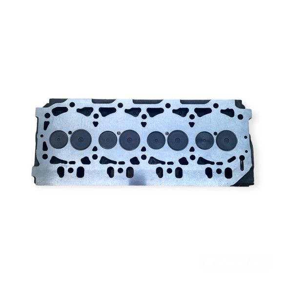 Cylinder head with 4TNE94 direct injection valves