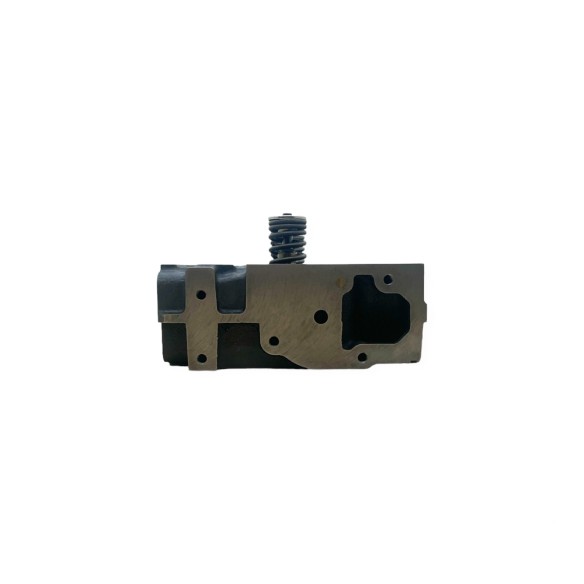 Cylinder head with 4TNE94 direct injection valves