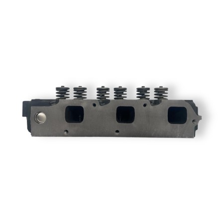 Cylinder head with Kubota D1703 valves