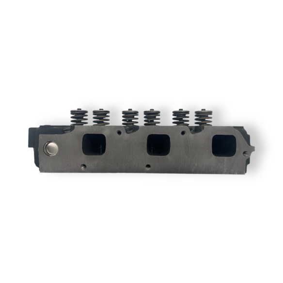 Cylinder head with Kubota D1703 valves