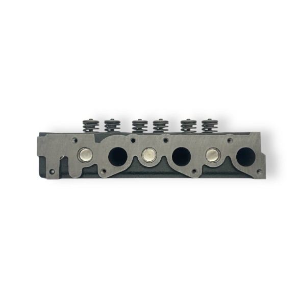 Cylinder head with Kubota D1703 valves