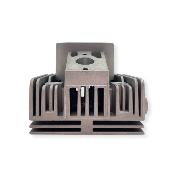 Cylinder head with valves 4LD640, 4LD705, 4LD820